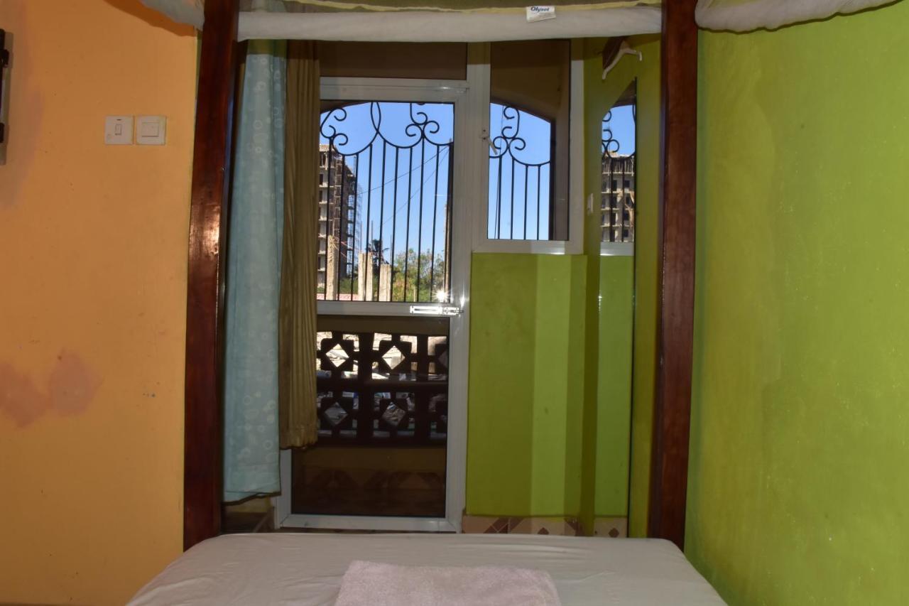Hotel Viriko Boarding House à Mombasa Extérieur photo